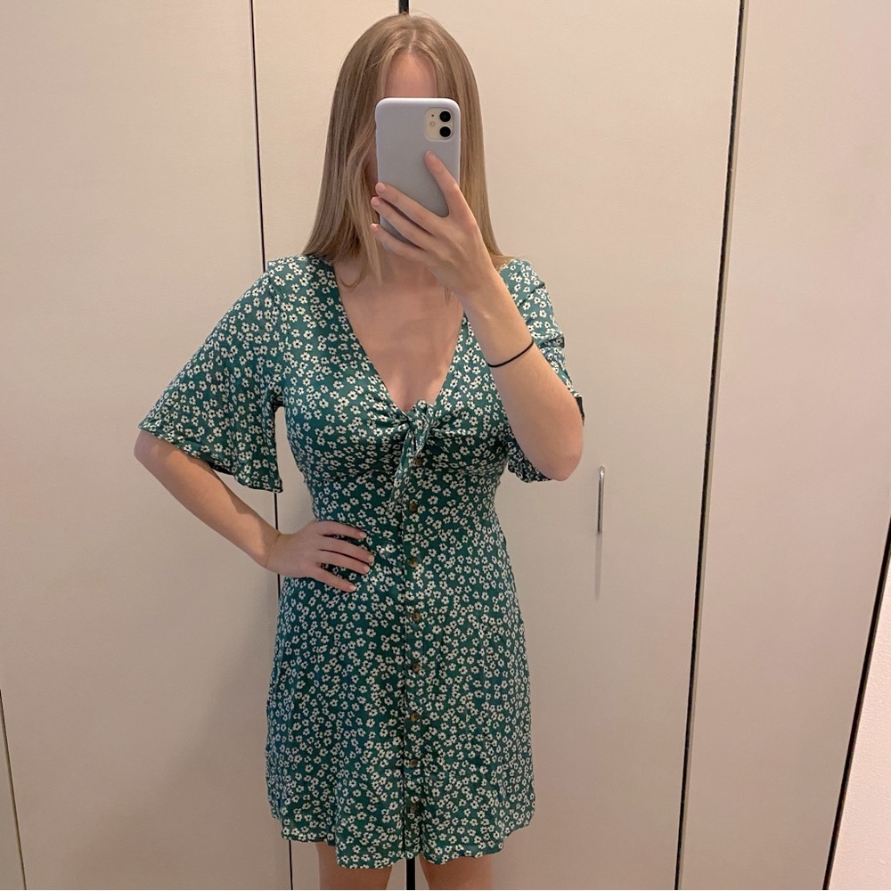 Abercrombie & Fitch Green Floral Dress - size XS